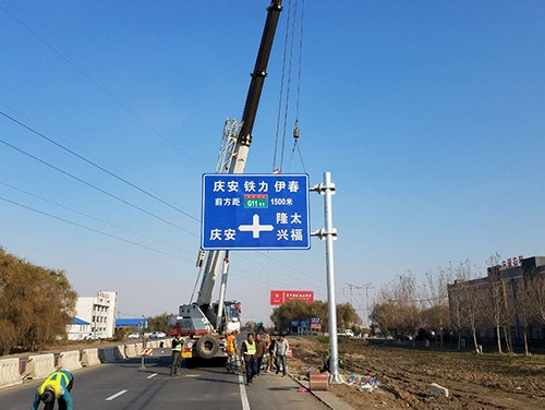 吴忠吴忠道路护栏网网片该如何进行正确的选购呢？
